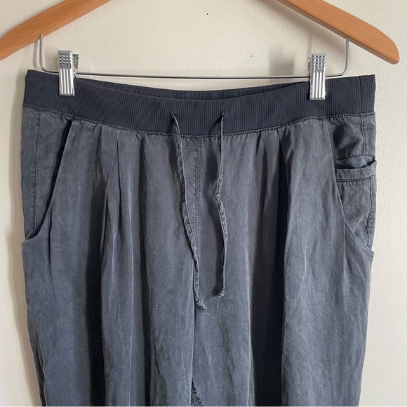 Lululemon Tencel Jogger Pant 25” Washed Black Pull On Size 8 - Picture 3 of 10